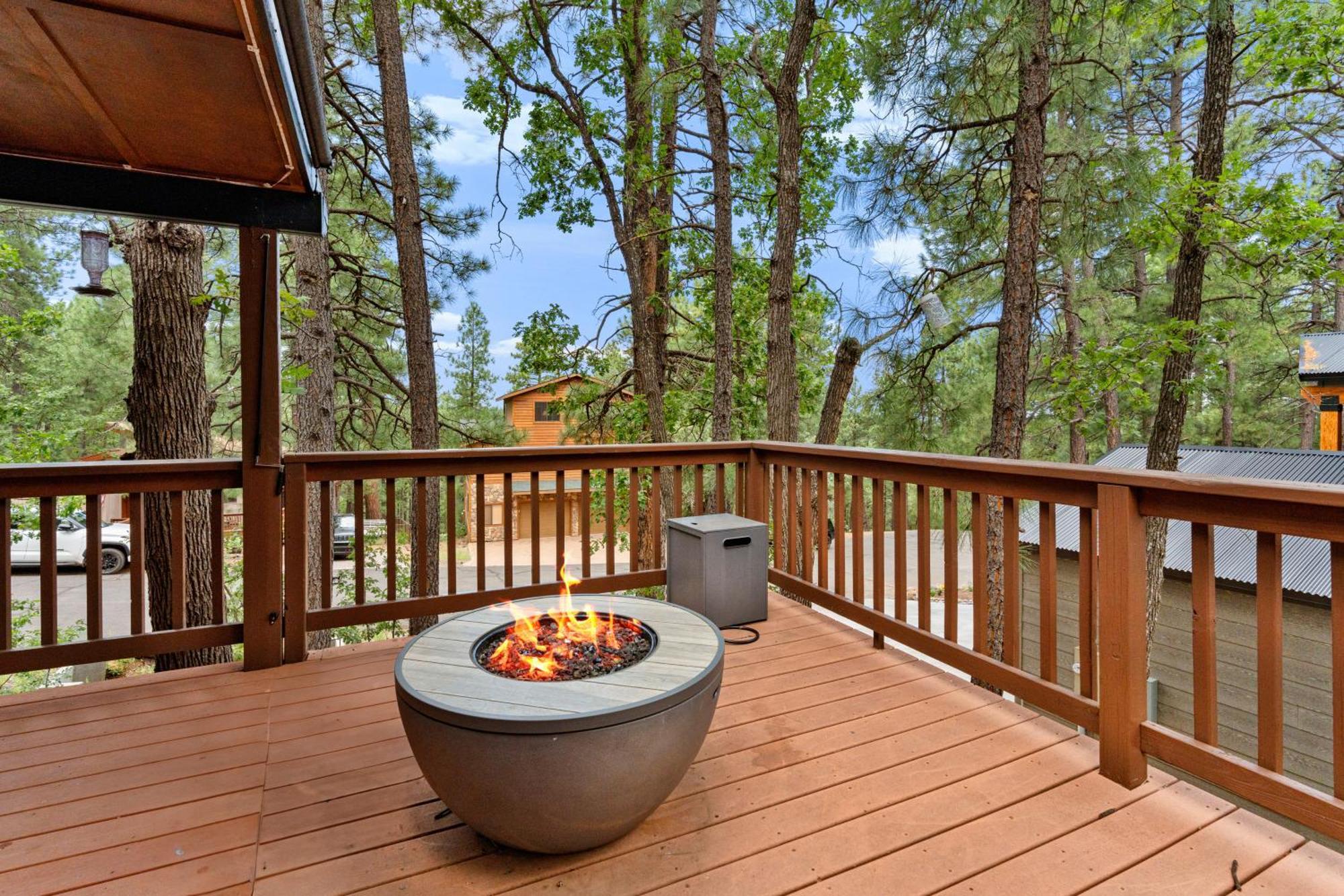 Luxury Cabin Oasis Getaway Heart Of Munds Park Екстер'єр фото